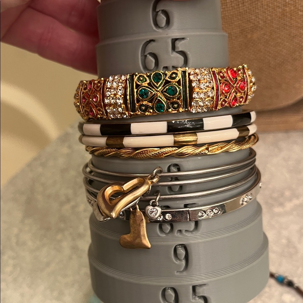 Lot of 10 bangles/bracelets and anklet - Picture 9 of 17